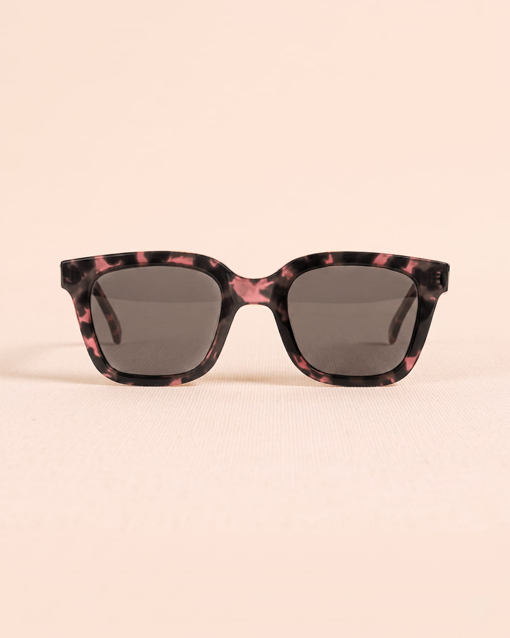 Lunettes Saaj — packshot studio fond neutre